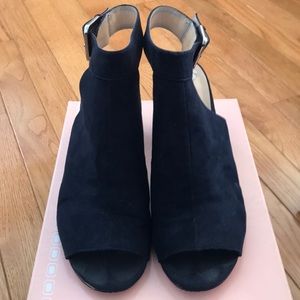 Navy suede Bandolino block heel